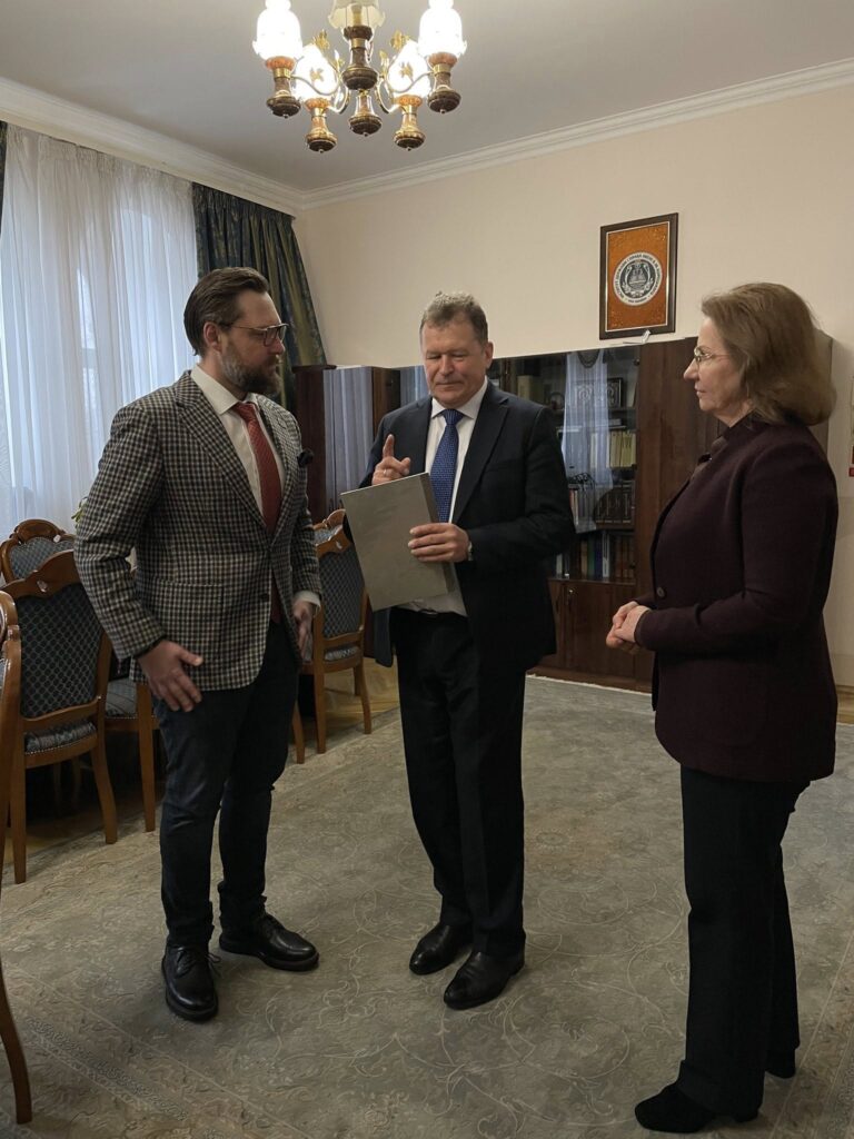 Oleksiy Shevchuk and Oleksandr Skrypnyuk